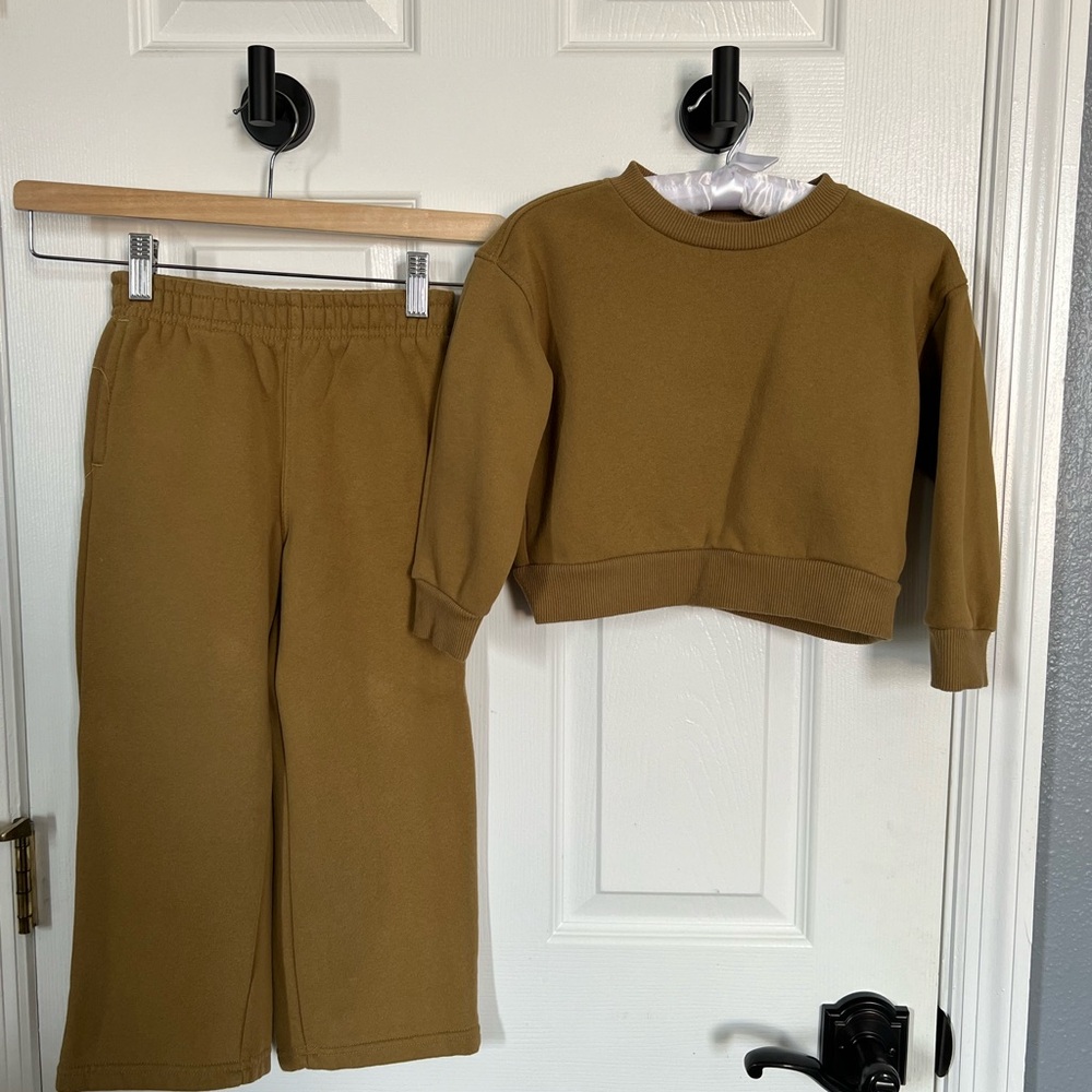 Cozi Toddler Girl Sweatshirt and Pants